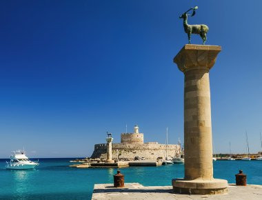 Ικανοποιημένα με την φετινή τουριστική περίοδο τα νησιά του Ν. Αιγαίου